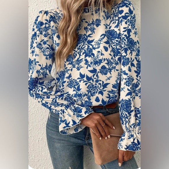 Floral Blue and White Women's Silky Blouse, XXL, NWT - Picture 2 of 6